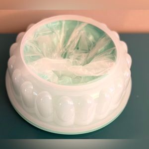 New Tupperware Jel-Ring Mold